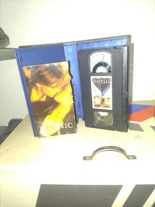 Lote Cintas VHS: Titanic, Coches clásicos y Motos