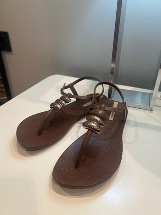Sandalias Ipanema Talla 38 Marrón y Dorado
