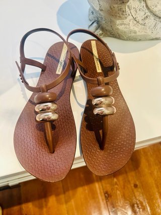 Sandalias Ipanema Talla 38 Marrón y Dorado
