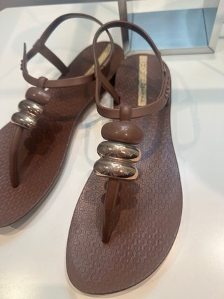 Sandalias Ipanema Talla 38 Marrón y Dorado