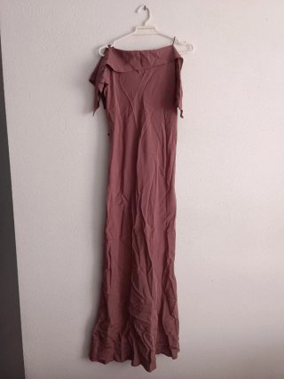 Vestido Zara midi asimétrico rosa