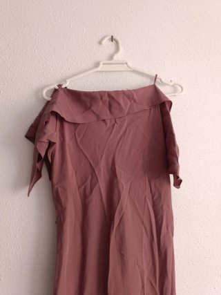 Vestido Zara midi asimétrico rosa