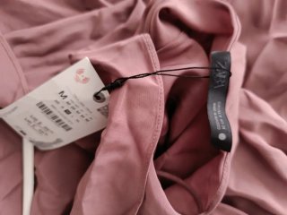 Vestido Zara midi asimétrico rosa