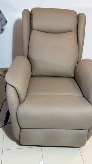 Sillón relax eléctrico autoelevable beige