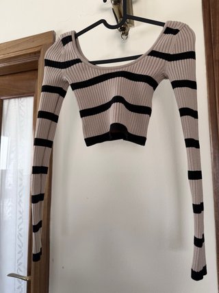 Blusa corta de rayas manga larga