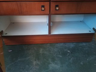 Cómoda antigua de madera