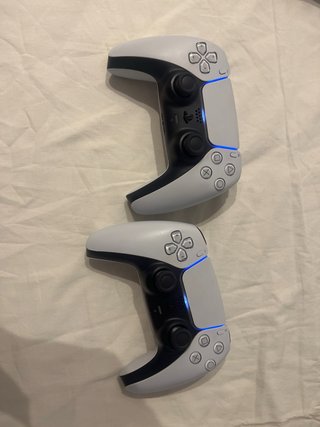 Ps5 Digital Edition 2 mandos con caja y cables