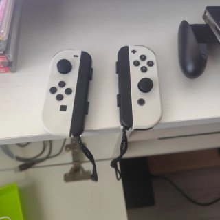Nintendo Switch OLED Bianca senza schermo + controller