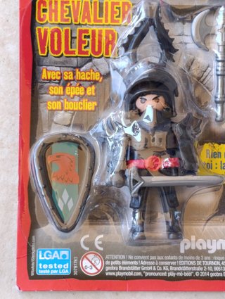 Playmobil Caballero Ladrón con Hacha y Escudo