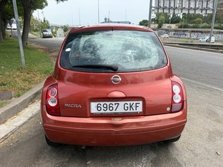 Nissan Micra pegatina C de la DGT