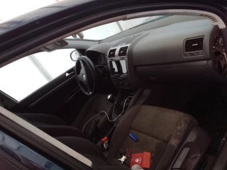 Volkswagen Golf 2004