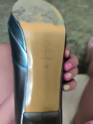 Zapatos de tacón Doriani grises y plateados