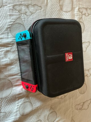 Nintendo Switch Azul y Rojo nueva