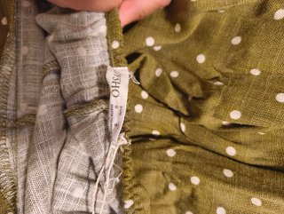 Vestido verde con lunares blancos