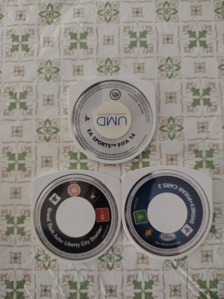 Lote 3 Juegos PSP UMD: FIFA 14, GTA, Cars 2