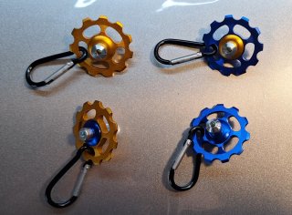 Portachiavi ingranaggio blu e oro