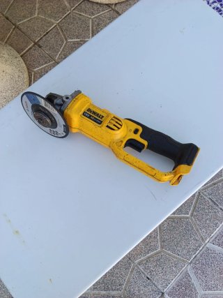 AMOLADORA RADIAL DEWALT DCG412