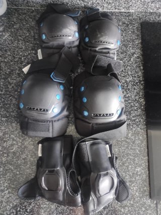 Patines Oxelo Talla 41 + protecciones adulto