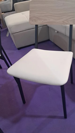 Mesa y 4 Sillas Comedor Madera Clara