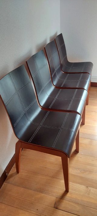 4 Sillas Artesanales Cuero y Madera