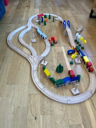 Tren de madera y accesorios