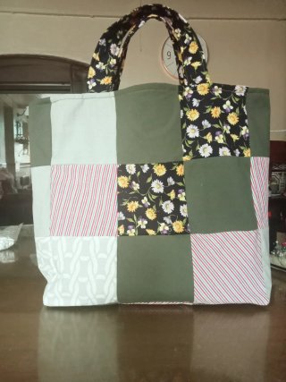 Bolsa de trozos de telas,echa a mano