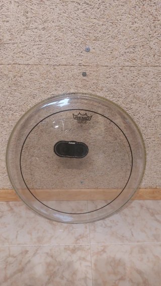 Parche de Bombo Remo Pinstripe 20"