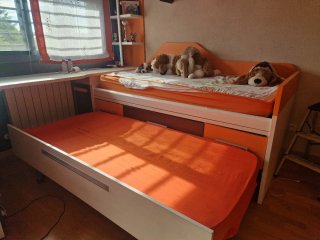 Cama infantil con cajones y escritorio