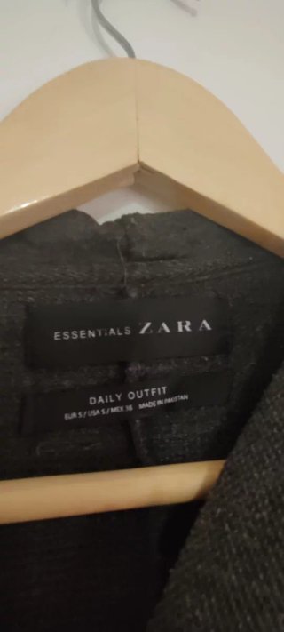 Chaqueta con cremallera negra talla S