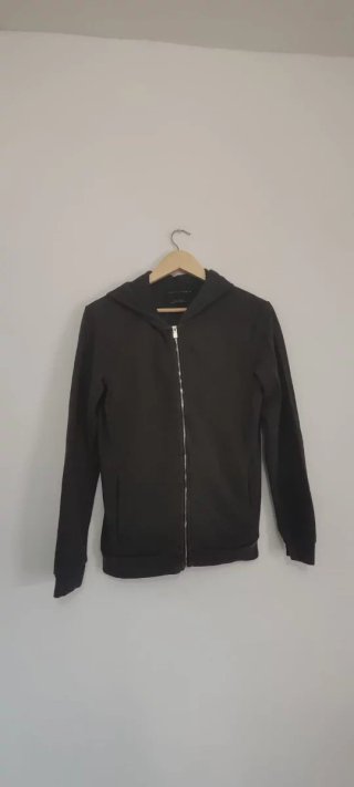Chaqueta con cremallera negra talla S