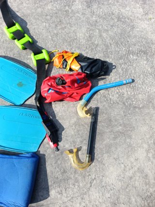 Traje de buceo y equipo completo