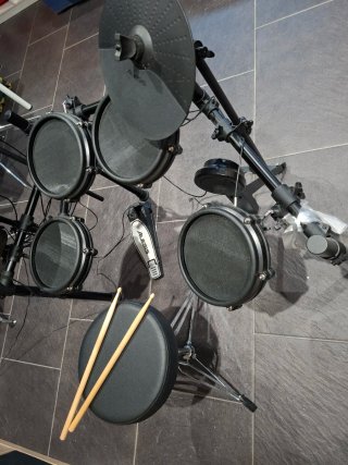 Bateria electrònica Alesis Nitro Mesh Kit