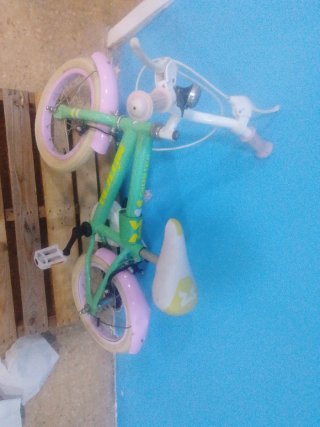 Bicicleta infantil verde y rosa