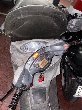 Piaggio 180 Maxi Scooter Blanca
