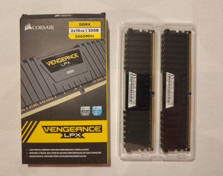 Corsair RAM DDR4 2x16GB (possibilità 4x16GB)