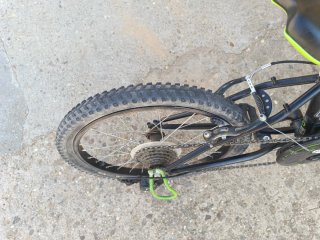Bicicleta infantil Btwin negra y verde