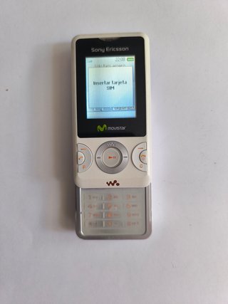 Móvil Sony-Ericsson W205