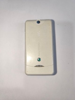Móvil Sony-Ericsson W205