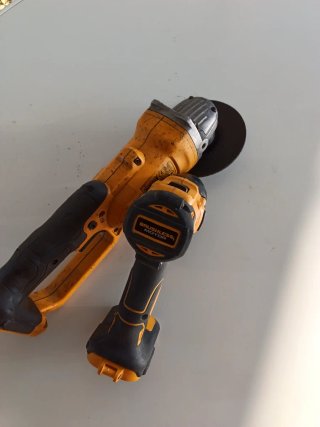 AMOLADORA DEWALT DCG412 Y TALADRO DEWALT DCD778