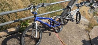 Bicicleta BMX azul