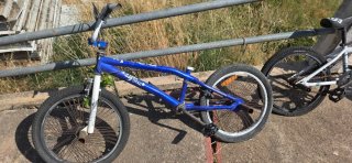 Bicicleta BMX azul