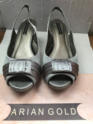 Zapatos tacon Arian Gold