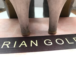 Zapatos tacon Arian Gold