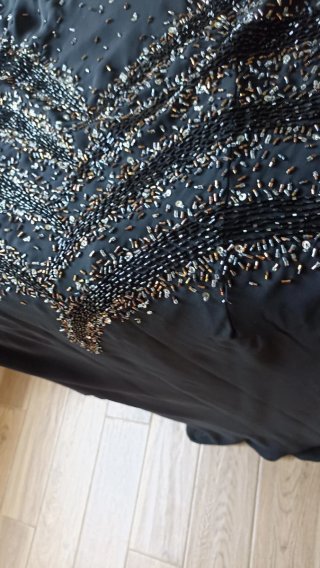 Abito lungo elegante nero con perline