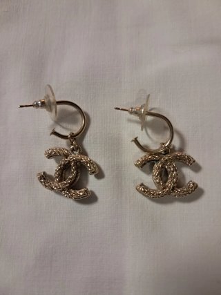 Pendientes Chanel Dorados
