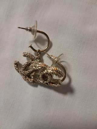Pendientes Chanel Dorados