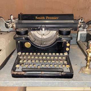 Máquina de escribir Smith Premier antigua
