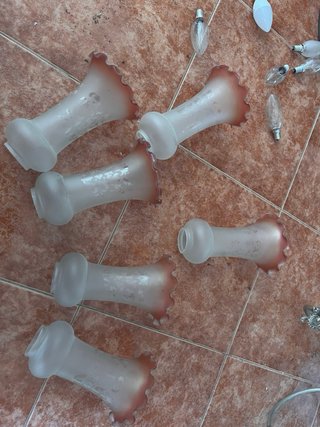 Lámpara de techo plateada con tulipas
