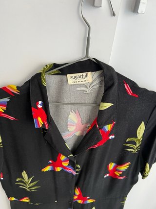 Vestido Verano Negro con Loros Multicolor SugarHil