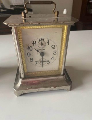 Reloj de cuerda antiguo